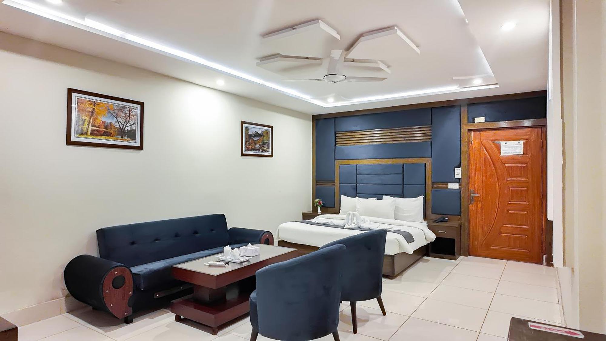 Hotel Crown Inn Multan Exterior photo